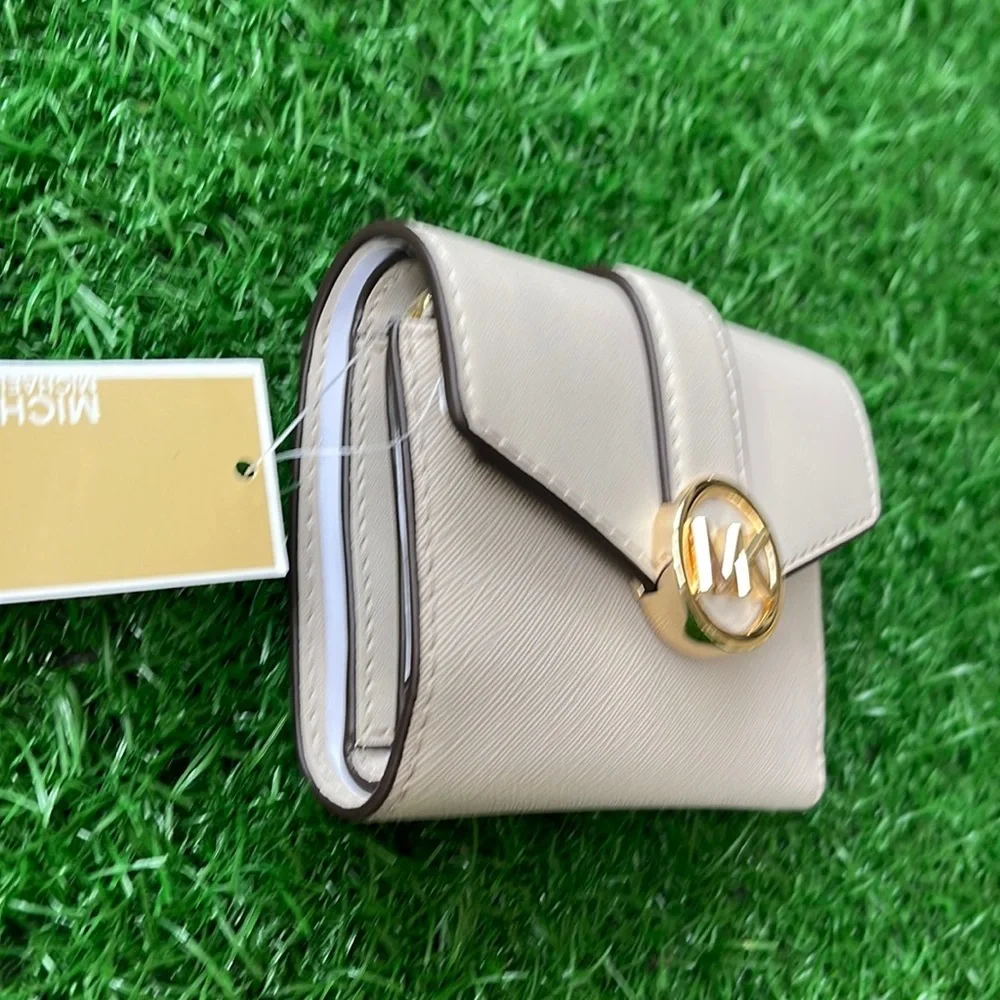 MICHAEL KORS CARMEN MEDIUM LOGO AND FAUX LEATHER WALLET LIGHT SAND